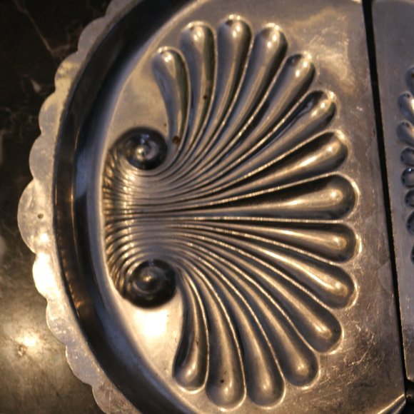 Vintage Crumb Tray and Scraper Shell model vtg rare to find Metal Rare - Picture 3 of 11